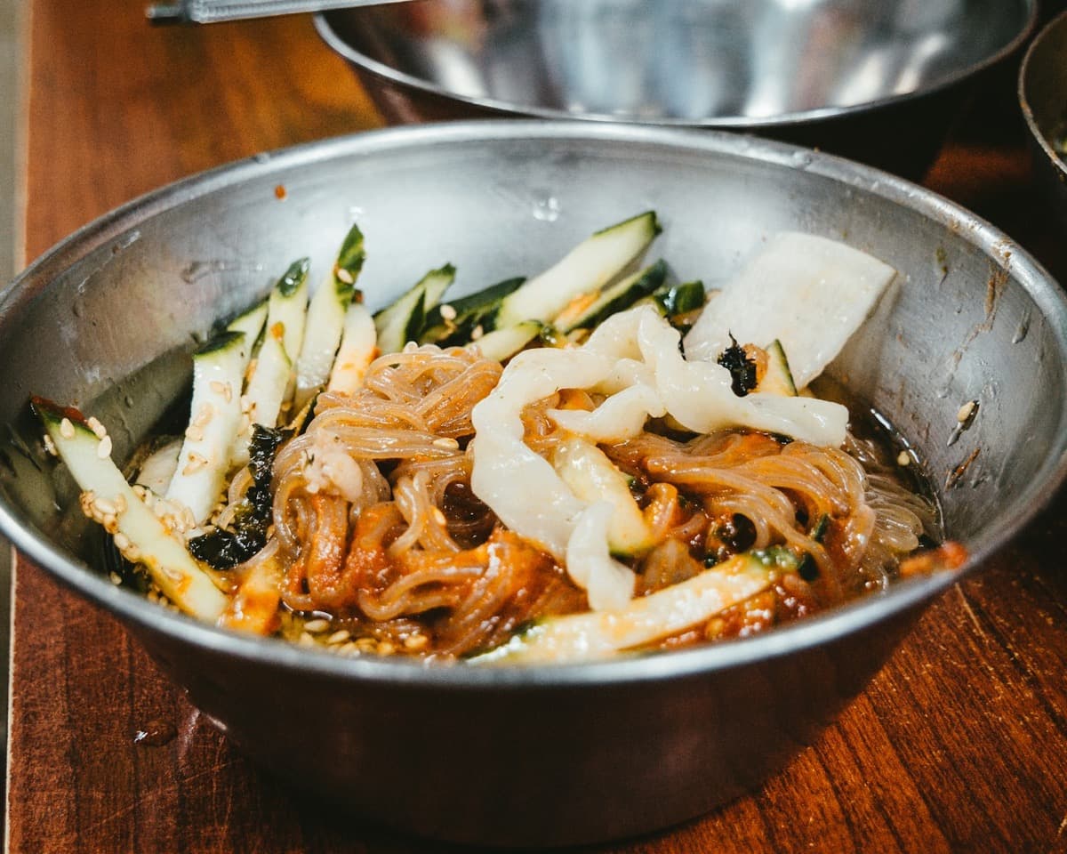 오이 비빔국수 예시 사진